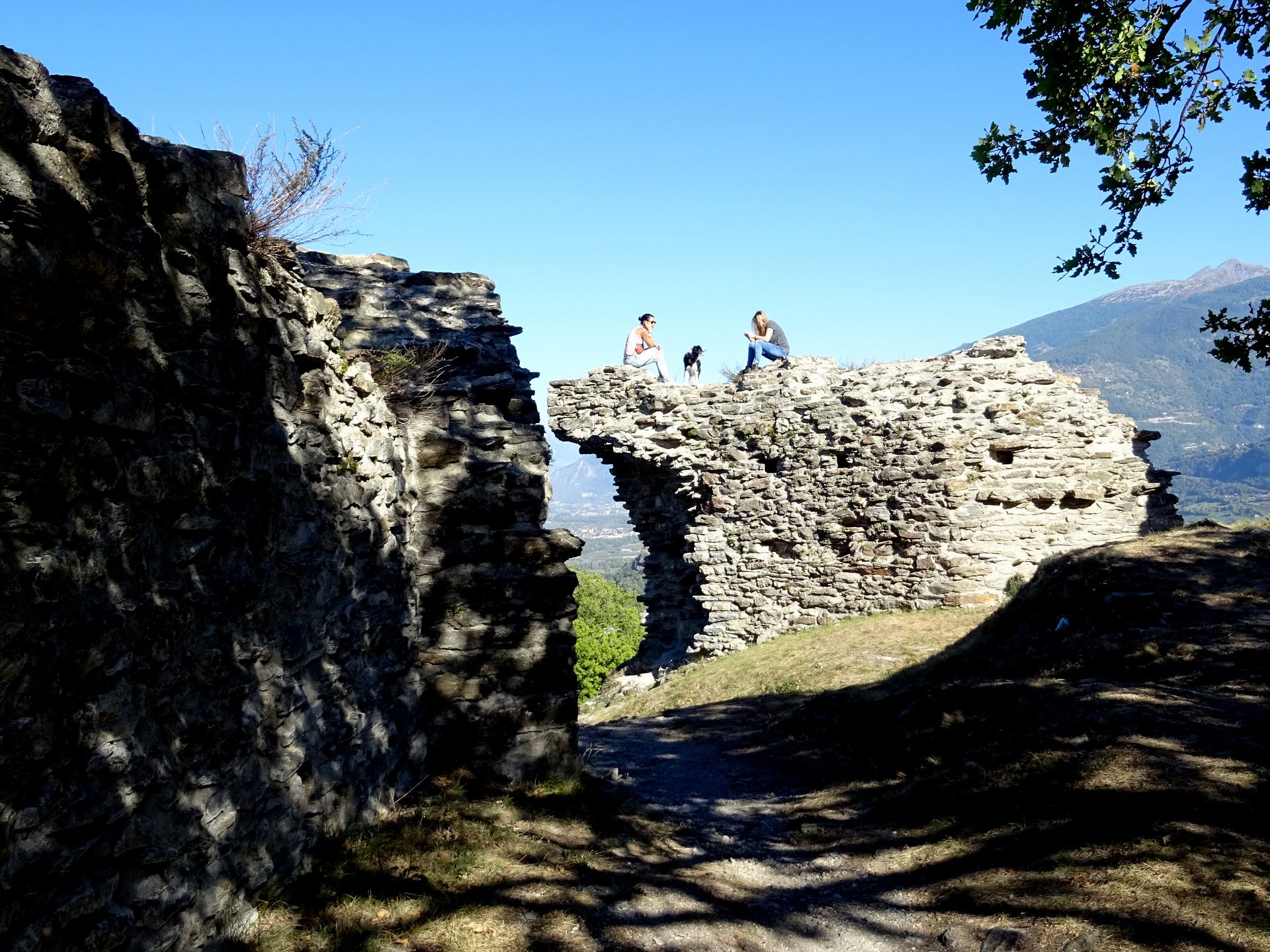Montorge castle ruins, Sion